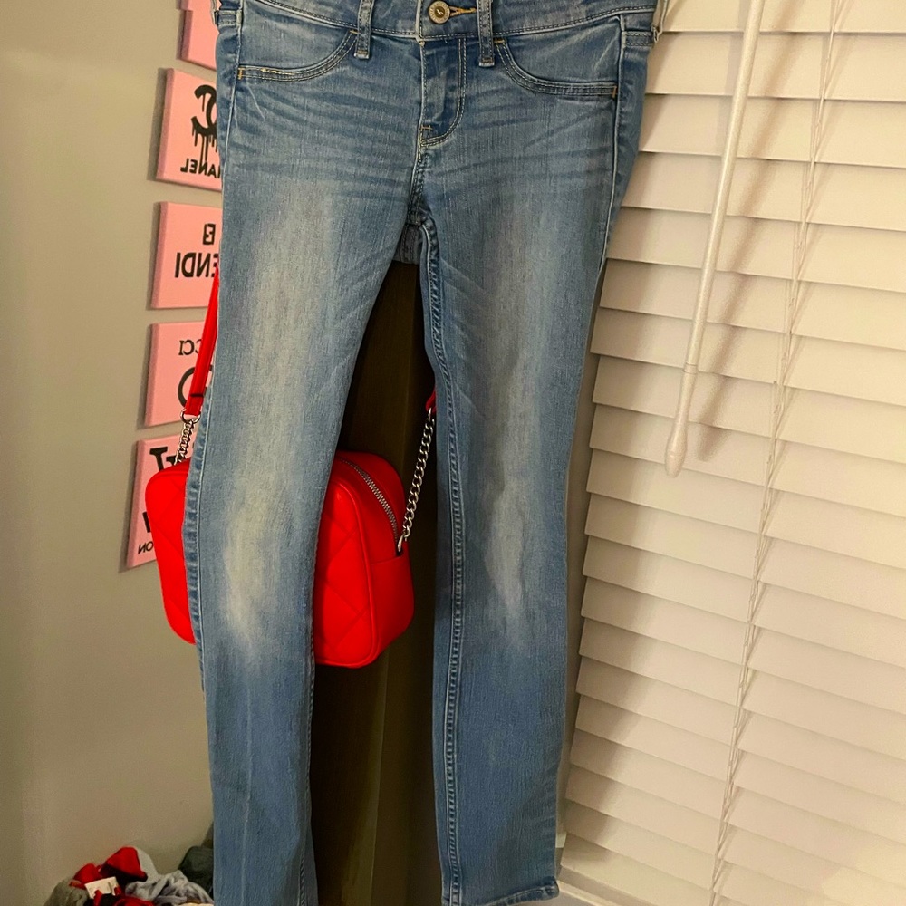 Hollister Blue Low Rise Jean. Size 0 Regular.